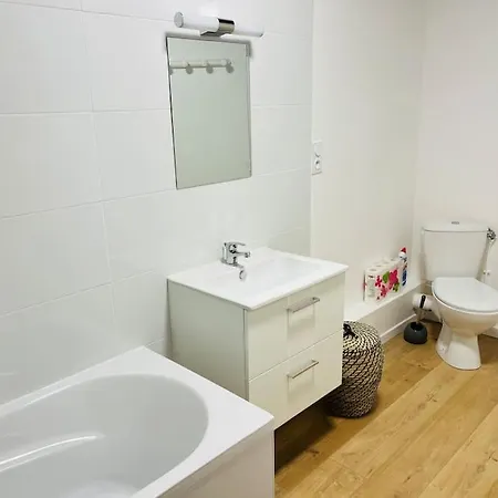 Appart De Charme 2-4 Pers / Wifi Apartment